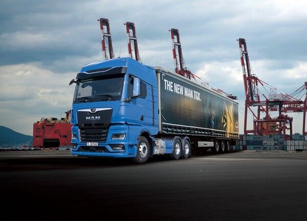 만트럭버스코리아(이하 만트럭)가 ‘뉴 MAN TGX 540마력 트랙터’를 공식 출시했다.