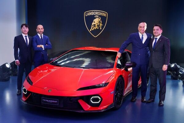 람보르기니 부산 전시장 오픈 기념식.