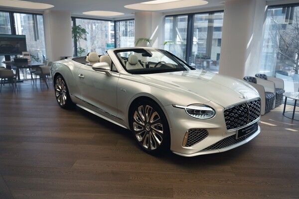 벤틀리모터스코리아가 ‘더 뉴 컨티넨탈 GTC’ 인도를 시작했다.