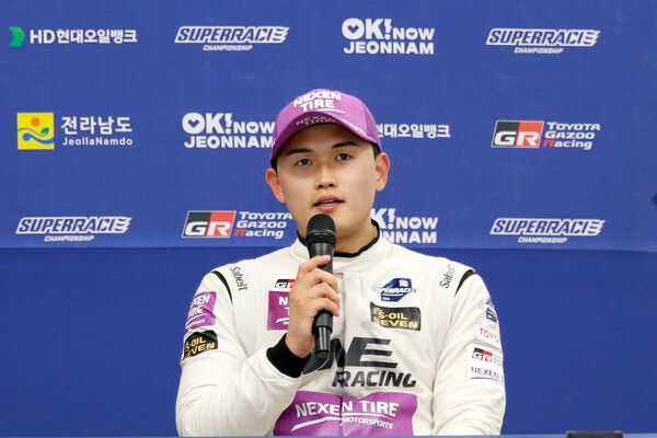 2025 오네 슈퍼레이스 제7전 토요타 가주 레이싱 6000 클래스 3위 최광빈. 사진=전현철 기자.