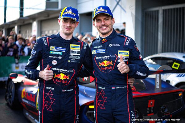 막스 페르스타펜(오른쪽)과 크리스 룰햄. 사진=페르스타펜닷컴