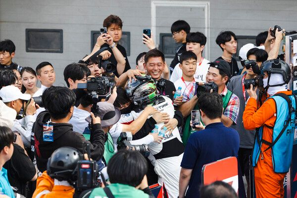 금호 SLM이 아트라스BX(현 한국컴피티션)의 최다 포디엄 기록을 경신했다.