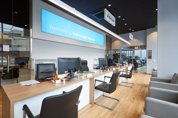 ‘폭스바겐코리아 공식 딜러 아우토플라츠가 천안 전시장 및 서비스센터를 신규 오픈했다.