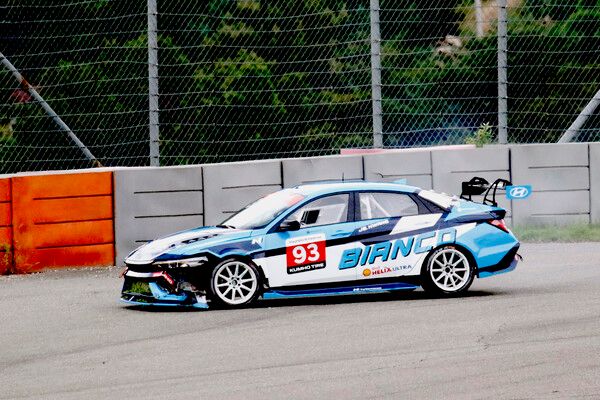 2025 현대 N 페스티벌 제2전 금호 N1 클래스 Race 3에서 초반 추돌로 아쉽게 리타이어한 황준성. 사진=전현철 기자.