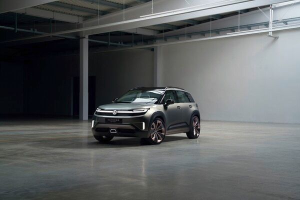 폭스바겐이 엔트리급 순수전기 SUV ‘ID.크로스 콘셉트’를 세계 최초 공개한다.