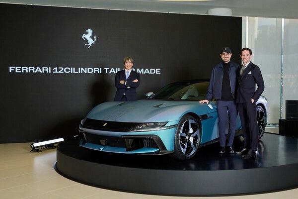 페라리 12칠린드리 테일러메이드 국내 공식 사진(좌측부터 프란체스코 비앙키, 플라비오 만조니, 티보 뒤사라).