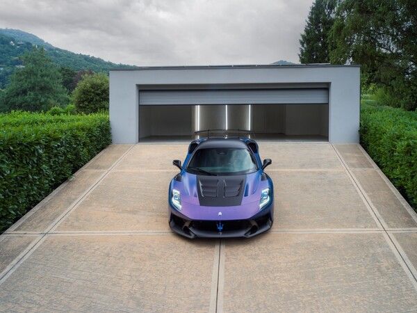 마세라티가 모터스포츠 100주년을 맞아 슈퍼 스포츠카 ‘GT2 스트라달레’를 국내에 공식 출시했다.