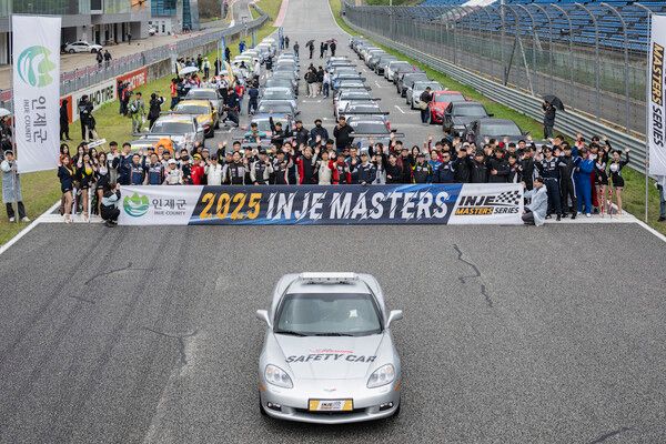 2025 인제 마스터즈 시리즈 2라운드 단체사진. 사진=인제스피디움. 사진은 기사의 내용과 관계 없음을 밝힙니다.