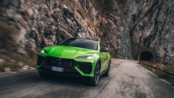 람보르기니 우루스 SE. 사진=로터스