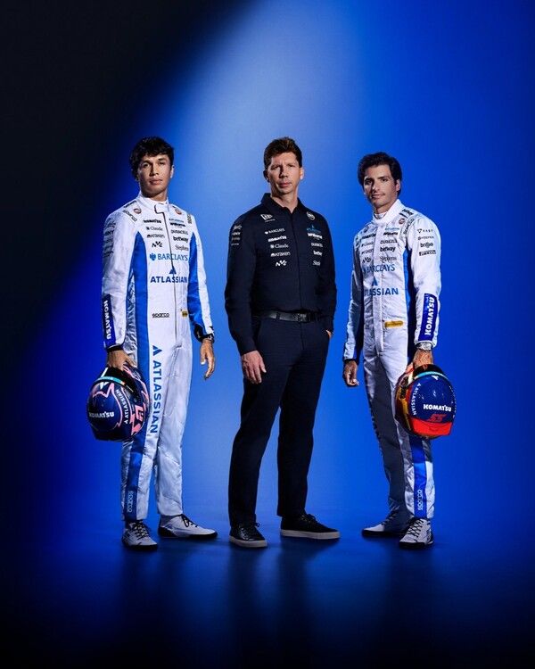 제임스 보울즈 윌리엄즈 팀 대표(가운데)와 알렉산더 알본(왼쪽), 카를로스 사인츠. 사진=윌리엄즈 F1