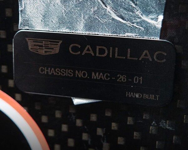 머신명인 “MAC-26”이 새겨진 캐딜락 F1 섀시. 사진=캐딜락 F1