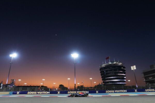 중동 지역 긴장이 고조되면서 2026 FIA F1 월드챔피언십 바레인 GP의 개최 여부가 불투명해졌다. 사진=레드불