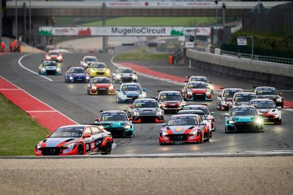 2026 TCR 유럽 개막전 결선 스타트. 사진=TCR 유럽.