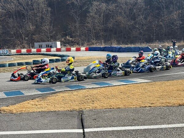 2026 로탁스 맥스 챌린지 1라운드 시니어 클래스 주행장면. 사진=KARA