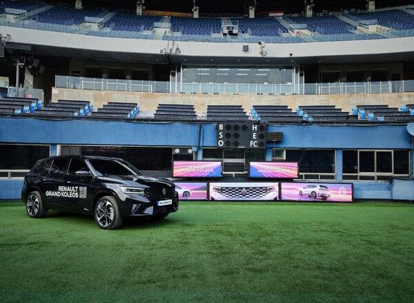 2026 시즌 프로야구 LG트윈스 불펜카로 활용되는 르노 그랑 콜레오스. 사진=르노코리아