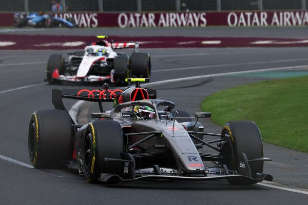 아우티 레볼루트 F1 팀이 역사적은 포인트를 획득했다. 사진은 9위를 한 가브리엘 보토레토의 주행장면. 제공=아우디 F1