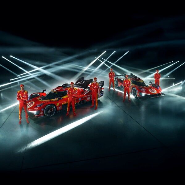 페라리 499P(왼쪽부터 안토니오 지오비나치, 알레산드로 피에르 구이디, 제임스 칼라도, 미구엘 몰리나, 안토니오 푸오코, 니클라스 닐슨