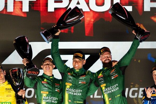 애스턴마틴 밴티지가 GT 월드 챌린지 유럽 우승으로 시즌 첫 승을 달성했다. 사진=애스턴마틴