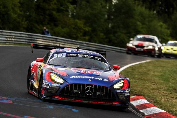 2026 뉘르부르그링 24시간 레이스에서 달리는 페르스타펜 레이싱 메르세데스 AMG GT3. 사진=뉘르부르그링 24시간 레이스 공식 SNS.
