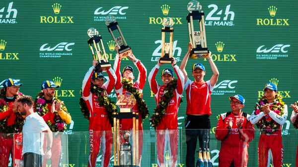 2026 FIA WEC 제3전으로 열린 제94회 르망 24시에서 토요타 #7호차가 우승(가운데)했고, BMW #20호차(왼쪽)와 토요타 #8호차가 각각 2, 3위를 했다. 사진=FIA WEC