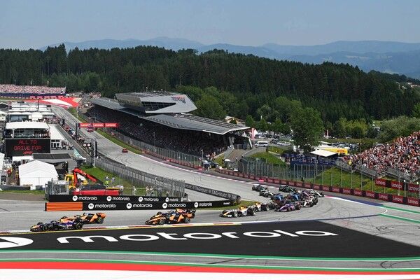 맥라렌 F1팀이 2026 F1 제8전 오스트리아 그랑프리에서 오스카 피아스트리의 4위와 랜도 노리스의 7위로 더블 포인트 피니시를 기록했다. 사진=맥라렌