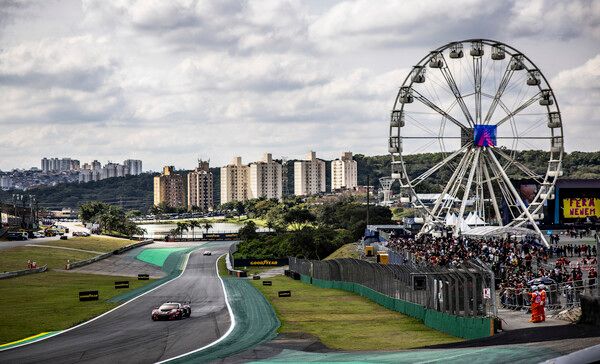 LMGT3에서는 #34호차 레이싱 팀 터키 바이 TF 코르벳이 선두 경쟁을 주도했다. 사진=FIA WEC