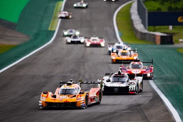 제네시스 마그마 레이싱이 2026 FIA WEC 제4전 롤렉스 상파울루 6시간에서 두 대의 GMR-001을 기술적 문제 없이 완주시키며 신뢰성 개선을 확인했다. 사진=제네시스 마그마 레이싱