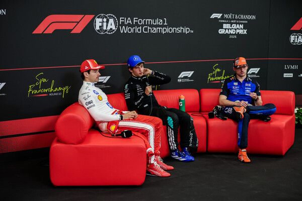 2026 F1 제10전 벨기에 GP 포디엄. 안드레아 키미 안토넬리(가운데)가 우승했고, 샤를 르클레르(왼쪽)와 막스 페르스타펜이 각각 2, 3위를 했다. 사진=FIA