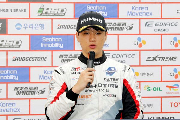 2026 오네 슈퍼레이스 제2전 토요타 가주 레이싱 6000 클래스 우승 이창욱. 사진=전현철 기자.
