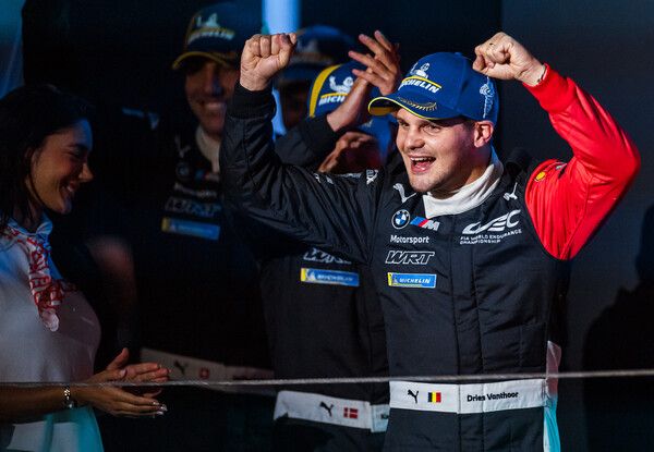 BMW가 2026 FIA 세계 내구레이스 챔피언십(WEC) 상파울루 6시간 우승을 발판으로 제조사와 드라이버 타이틀 경쟁에 뛰어들었다. 사진=FIA WEC