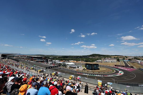 캐딜락 F1팀이 2026 F1 제11전 헝가리 그랑프리에서 발테리 보타스와 세르히오 페레스의 동반 리타이어로 데뷔 시즌 전반기를 마쳤다.