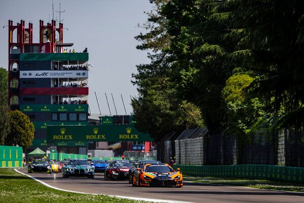 질주하는 경주차들. 사진=FIA WEC