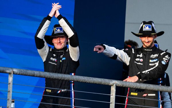 포디엄에 오른 알핀 엔듀런스 팀 드라이버들. 사진=FIA WEC