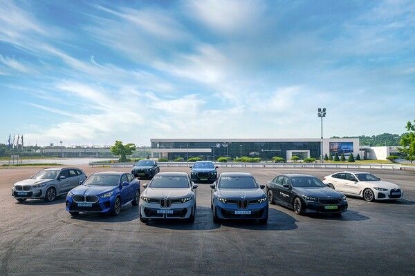 BMW 그룹의 순수전기차 누적 판매가 200만대를 넘어섰다. 사진=BMW 코리아