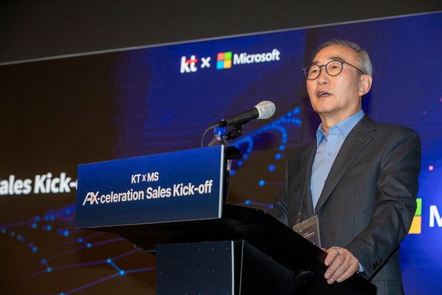 KT 김영섭 대표가 워크숍에 참석해 인사말과 함께 당부 사항을 전하고 있다. (사진=KT)