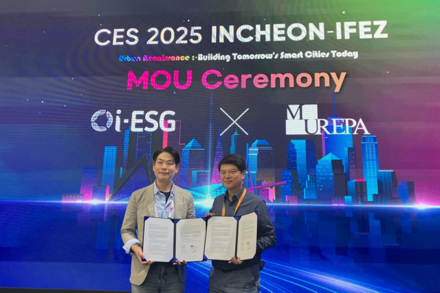 i-ESG와 뮤레파가 업무협약(MOU) 체결 후 기념사진을 촬영하고 있다. (사진=아이이에스지)
