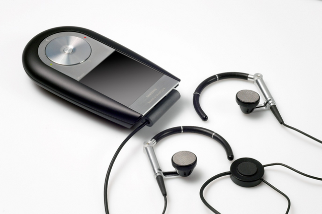 2007년 출시한 프리미엄 뮤직폰 ‘세레나타’ (모델명 SGH-F310). (사진=삼성전자)