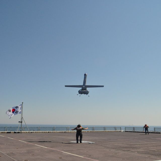 2024년 6월 해군 독도함에서 전투실험을 진행하고 있는 V-BAT. (사진=퀀텀에어로)