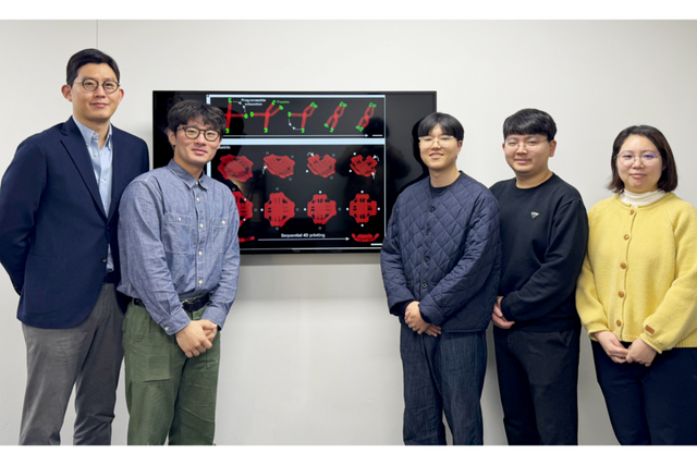 왼쪽부터 신소재공학과 최영재 교수, 박성준 석사과정 학생, 노준호 석사과정 학생, 김회성 석박통합과정 학생, 최은진 박사. (사진=지스트)