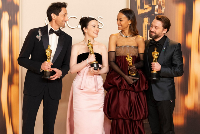 2일(현지시간) 미국 로스앤젤레스(LA)에서 열린 제97회 아카데미 시상식에서 주연·조연상 수상자들이 기념 촬영을 하고 있다. 왼쪽부터 에이드리언 브로디(브루탈리스트·남우주연상), 마이키 매디슨(아노라·여우주연상), 조이 살다나(에밀리아 페레즈·여우조연상), 키런 컬킨(리얼 페인·남우조연상). (사진=오스카)