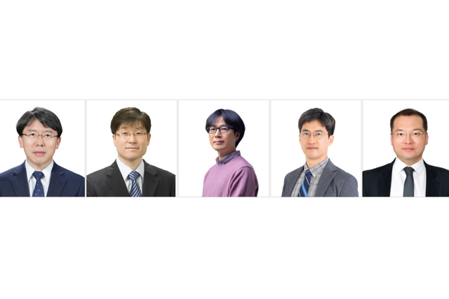 왼쪽부터 (훈장 혁신장) 물리·광과학과 노도영 교수, (대통령 표창) 신소재공학과 김봉중 교수, (국무총리 표창) 물리·광과학과 이종석 교수, (장관 표창) 기계로봇공학과 이종호 교수, 미래전략실 이승재 팀장. (사진=지스트)