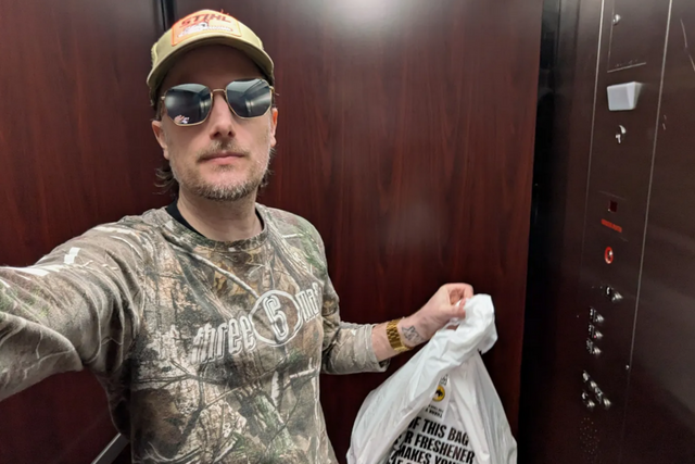 한때 연봉 1억 4000만원을 받던 개발자 숀 케이. 현재는 음식 배달을 하며 구직 활동을 하고 있다. (사진=숀 케이 서브스택)