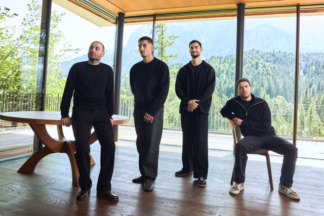 왼쪽에서 두 번째부터 파비안 캄베리 CEO, 야니스 링발트, 슈테판 퀘른호르스트 설립자. (사진=본)