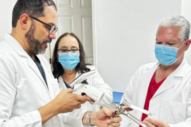 멕시코 의료진 대상 ‘써비레이AI’ 교육 모습. (사진=아이도트)