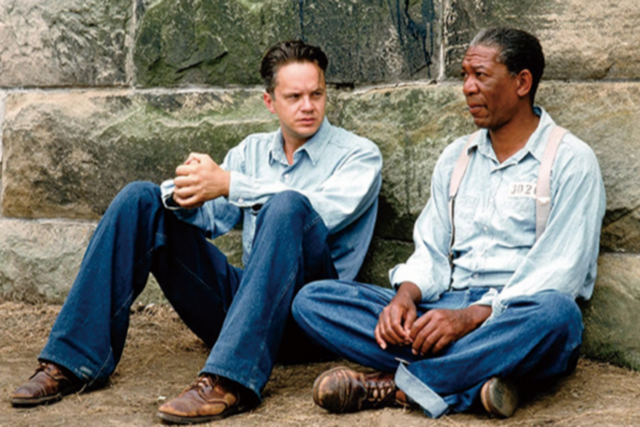 앤디의 조력자 레드 역시 출소 후 사회의 빠른 속도에 절망을 느꼈다. 이들에게 필요한 것은 단순한 방면이 아닌 '적응을 위한 연습'이었다. (사진=네이버 영화)