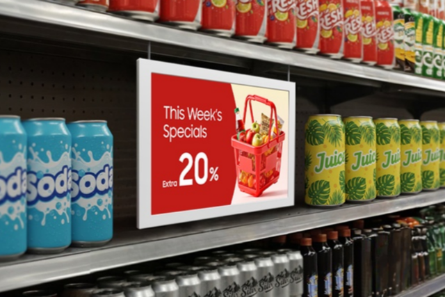 A4 종이 크기 수준의 13형 ‘삼성 컬러 이페이퍼’ 라이프스타일 이미지. (사진=삼성전자)