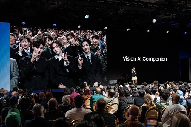 K팝 아티스트 라이즈(RIIZE)가 삼성전자 ‘더 퍼스트룩’ 프레스 콘퍼런스에 참석해 삼성전자의 비전과 신제품을 직접 경험했다. (사진=삼성전자)
