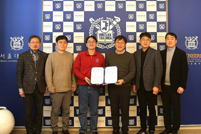 왼쪽부터 천정희 서울대 수리과학부 교수, 심병효 서울대 공과대학 교무부학장, 윤성희 Erudio Bio(US) CTO/에루디오바이오코리아 대표이사/K-PAI 대표, 김영오 서울대 공과대학장, 박찬익 망고부스트 CCO, 이복직 서울대 공과대학 연구부학장. (사진=서울공대)