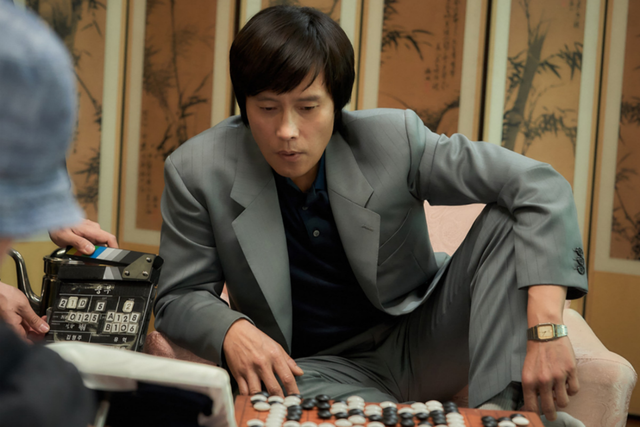 영화 '승부'에서 배우 이병헌이 조훈현 국수를 연기하고 있다. (사진=넷플릭스)