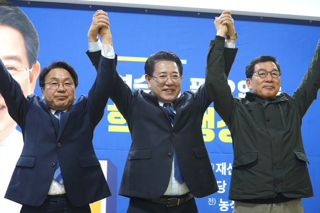 강기정 광주시장과 김영록 예비후보, 신정훈 국회의원. (사진=김 예비후보 캠프)